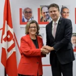 PT oficializa Camilo Santana como novo líder no Senado no lugar de Teresa Leitão.