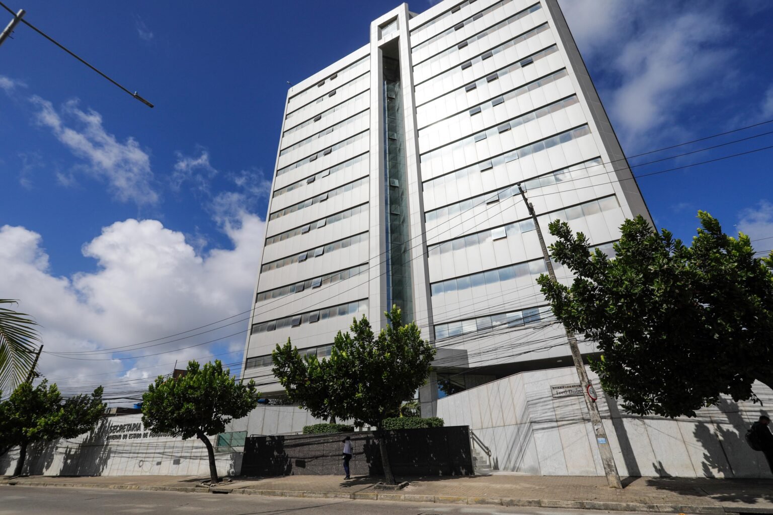 Secretaria de Administração de Pernambuco abre seleção com remunerações acima de R$ 5 mil. Secretaria de Administração de Pernambuco abre seleção com remunerações acima de R$ 5 mil.
