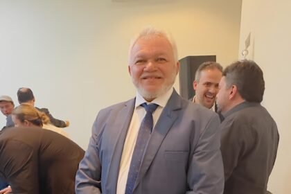 Vereador Evandro da Destilaria defende diálogo com a população sobre possível concessão do SAAE em Amaraji. Vereador Evandro da Destilaria defende diálogo com a população sobre possível concessão do SAAE em Amaraji.