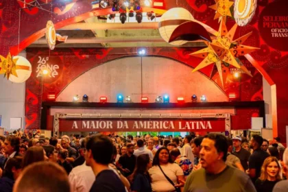 26ª Fenearte bate recordes com 350 mil pessoas e R$ 173,6 milhões de movimentação financeira. 26ª Fenearte bate recordes com 350 mil pessoas e R$ 173,6 milhões de movimentação financeira.