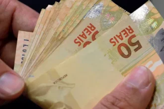 Real perde 87% do poder de compra desde o seu lançamento. Real perde 87% do poder de compra desde o seu lançamento.