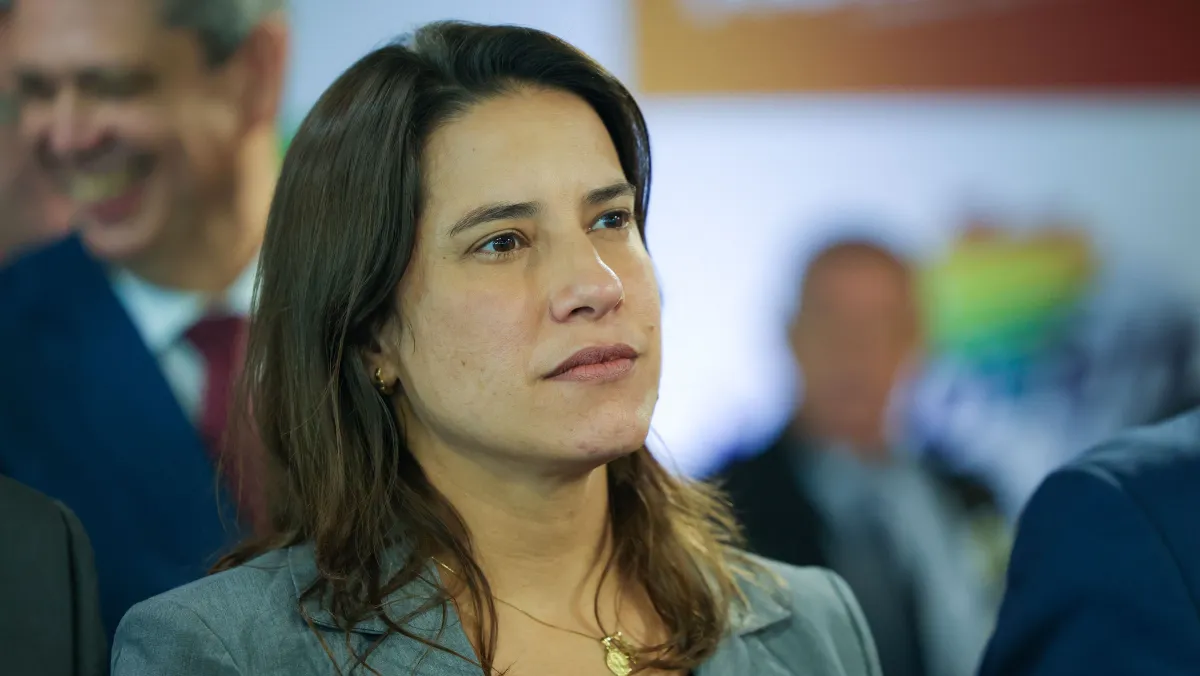 Coluna Magna do Portal Dias – 13 de julho de 2026 – Faltando menos de três meses para as eleições, Raquel Lyra venceria em todos os turnos.