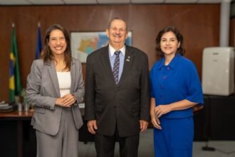 Governadora Raquel Lyra faz visita institucional ao presidente do TRE-PE.
