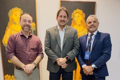 Roberto Asfora Filho recebe AIP e Portal Dias e garante encaminhamento da reforma do Casarão da Associação da Imprensa de Pernambuco.