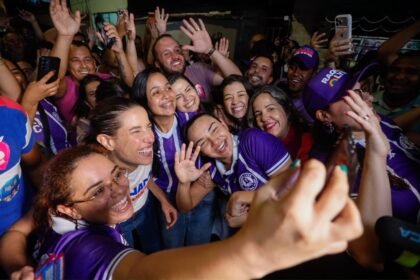 Em caminhada na Várzea, no Recife, Raquel reforça força das ruas: “A vontade que vem do povo vai ser manifestada”. Em caminhada na Várzea, no Recife, Raquel reforça força das ruas: “A vontade que vem do povo vai ser manifestada”.