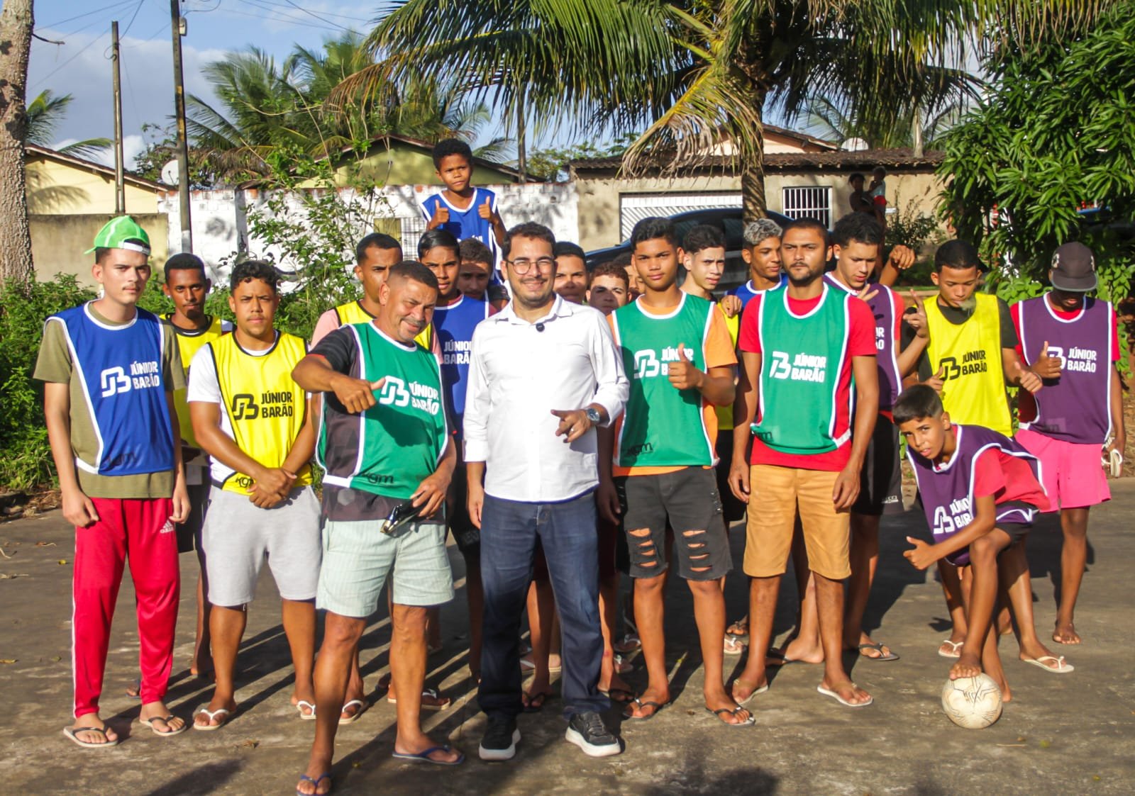 Júnior Barão amplia ações sociais e ganha força como liderança comunitária em Água Preta.