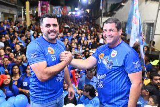 Prefeito Jeyson Falcão mostra força política em grande ato no bairro Alto da Barra 1 em Primavera.