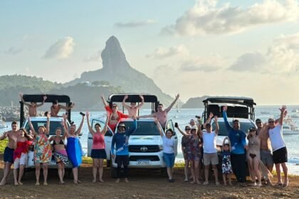 EmNoronha atende mais de 100 mil turistas em mais de uma década e amplia operação própria em meio a recorde de visitantes em Fernando de Noronha.