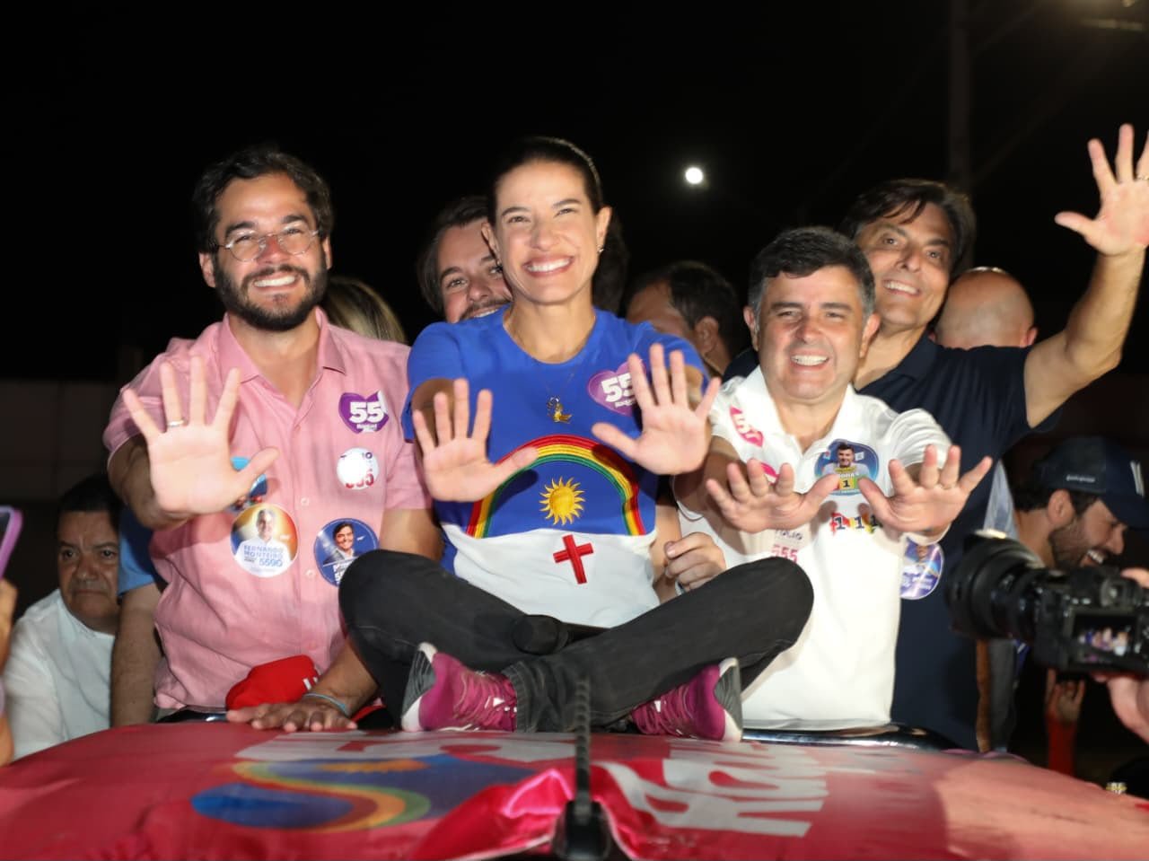 Em grande carreata em Afogados da Ingazeira e caminhada em Tabira, Raquel destaca que “a filha do interior trouxe o governo para o Sertão”.