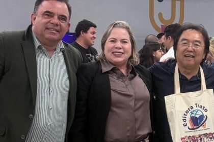 Socorro Sobral leva projetos educacionais da Editora Trato ao estado de São Paulo.