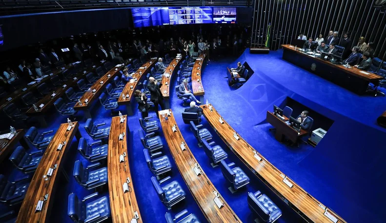 Fim da escala 6×1: aprovação no Senado não muda jornada imediatamente. Fim da escala 6×1: aprovação no Senado não muda jornada imediatamente.