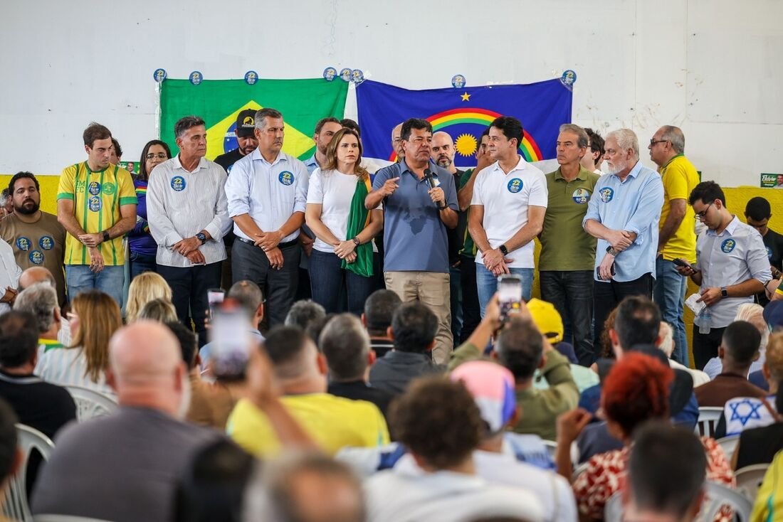 Direita em Pernambuco anuncia carreatas e articula campanha de Flávio Bolsonaro no 2º turno. Direita em Pernambuco anuncia carreatas e articula campanha de Flávio Bolsonaro no 2º turno.